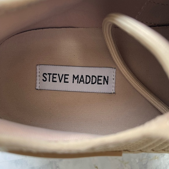 Steve Madden Maxima rhinestone Tan Women's Sneakers *NEW* - Picture 2 of 5